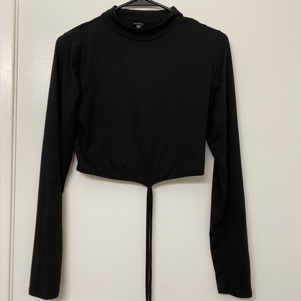 Black long sleeve crop top size large
